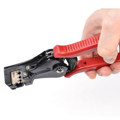 Система солнечной энергетики инструмент подходит для кабеля квадратный диапазон 2.5MM2 / 4MM2 / 6MM2 PV кабеля Снятие и скрещивание инструмента для PV004 соединителей